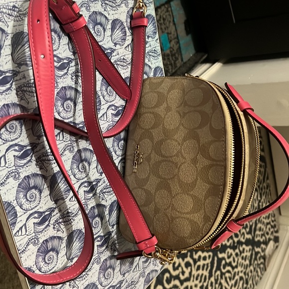 Coach crossbodies good condition like new - Picture 4 of 4